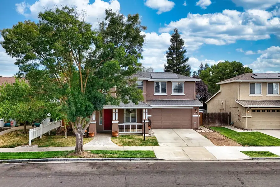 579 Almondcrest Street, Oakdale, CA 95361 - Image #2