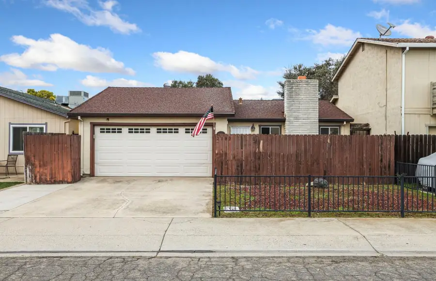 2132 Newbury Circle, Lodi, CA 95240 - Image #2