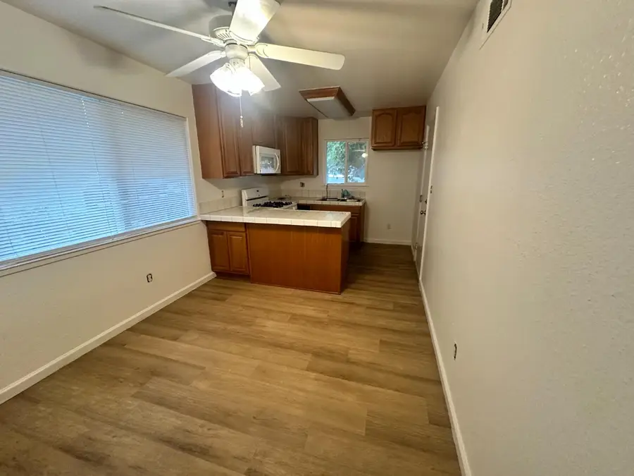 2762 Lerwick Rd, Sacramento, CA 95821 - Image #2