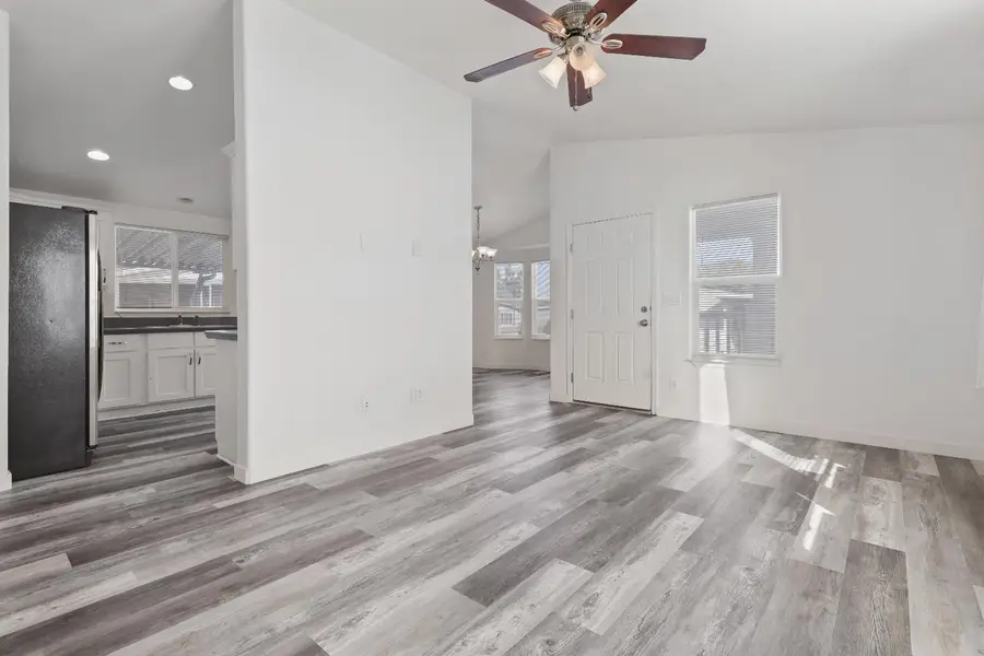 19690 N Highway 99 #8, Acampo, CA 95220 - Image #2