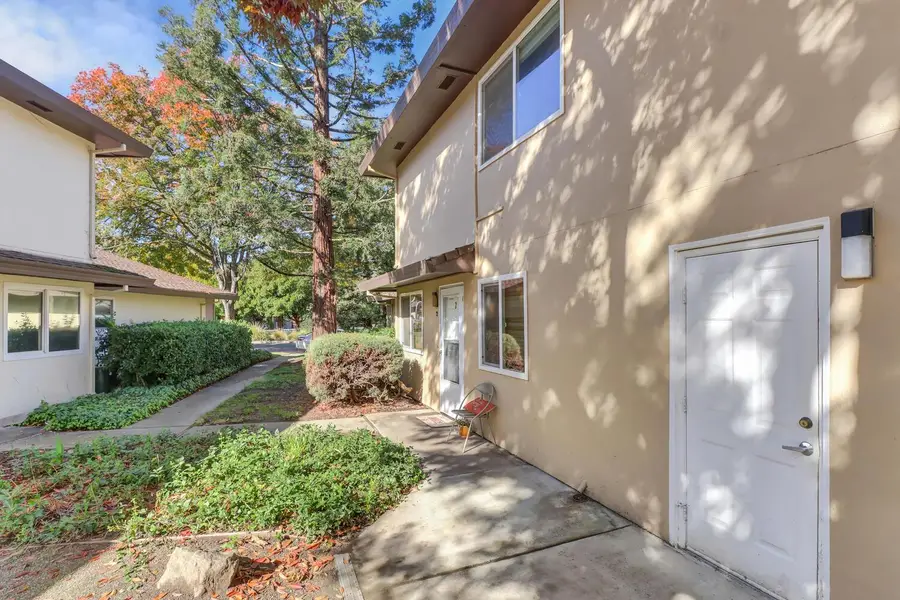 1718 Fremont Court #2, Davis, CA 95618 - Image #2
