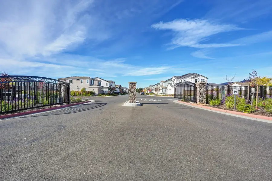 1911 Petite Syrah Lane, Roseville, CA 95747 - Image #2