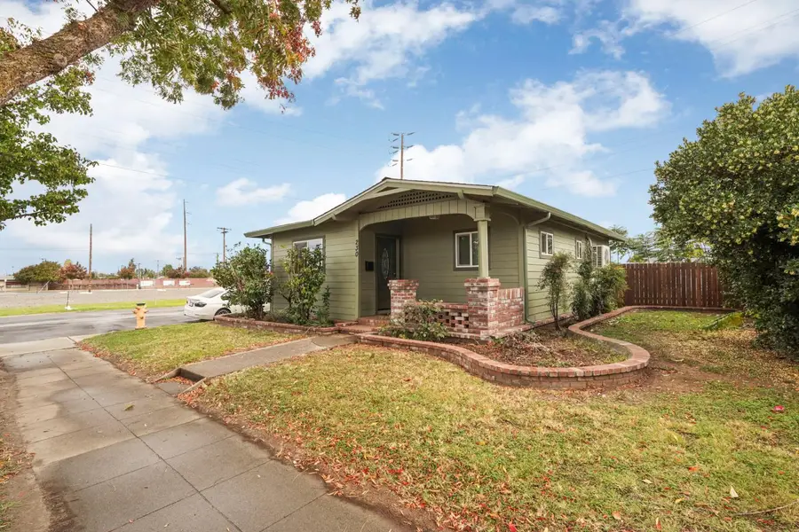 230 N Garfield Street, Lodi, CA 95240 - Image #3
