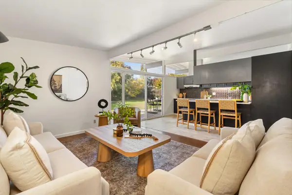 4957 Holyoke Way, Sacramento, CA 95841