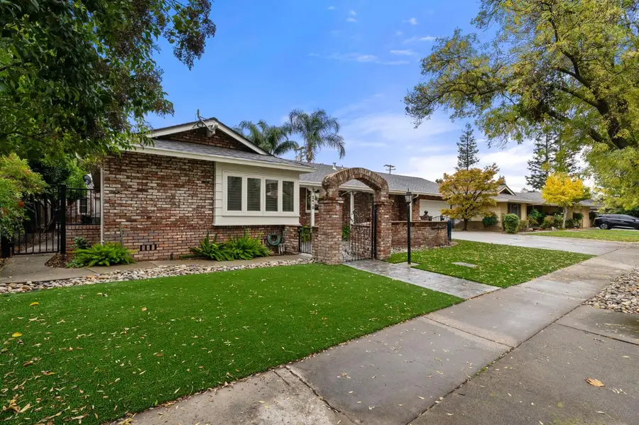 2410 Sherwood Avenue, Modesto, CA 95350 - Image #2