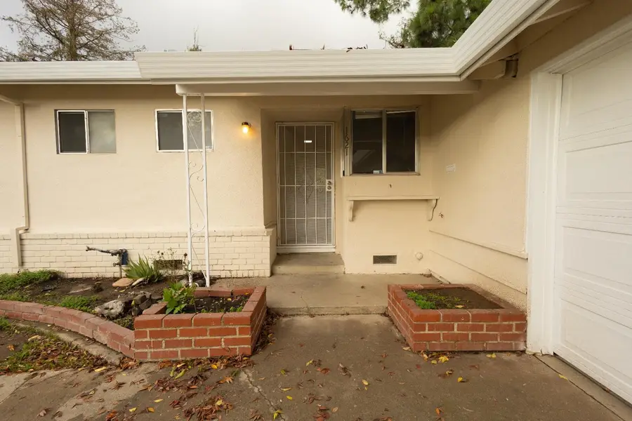 1621 Belinda Way, Sacramento, CA 95822 - Image #2