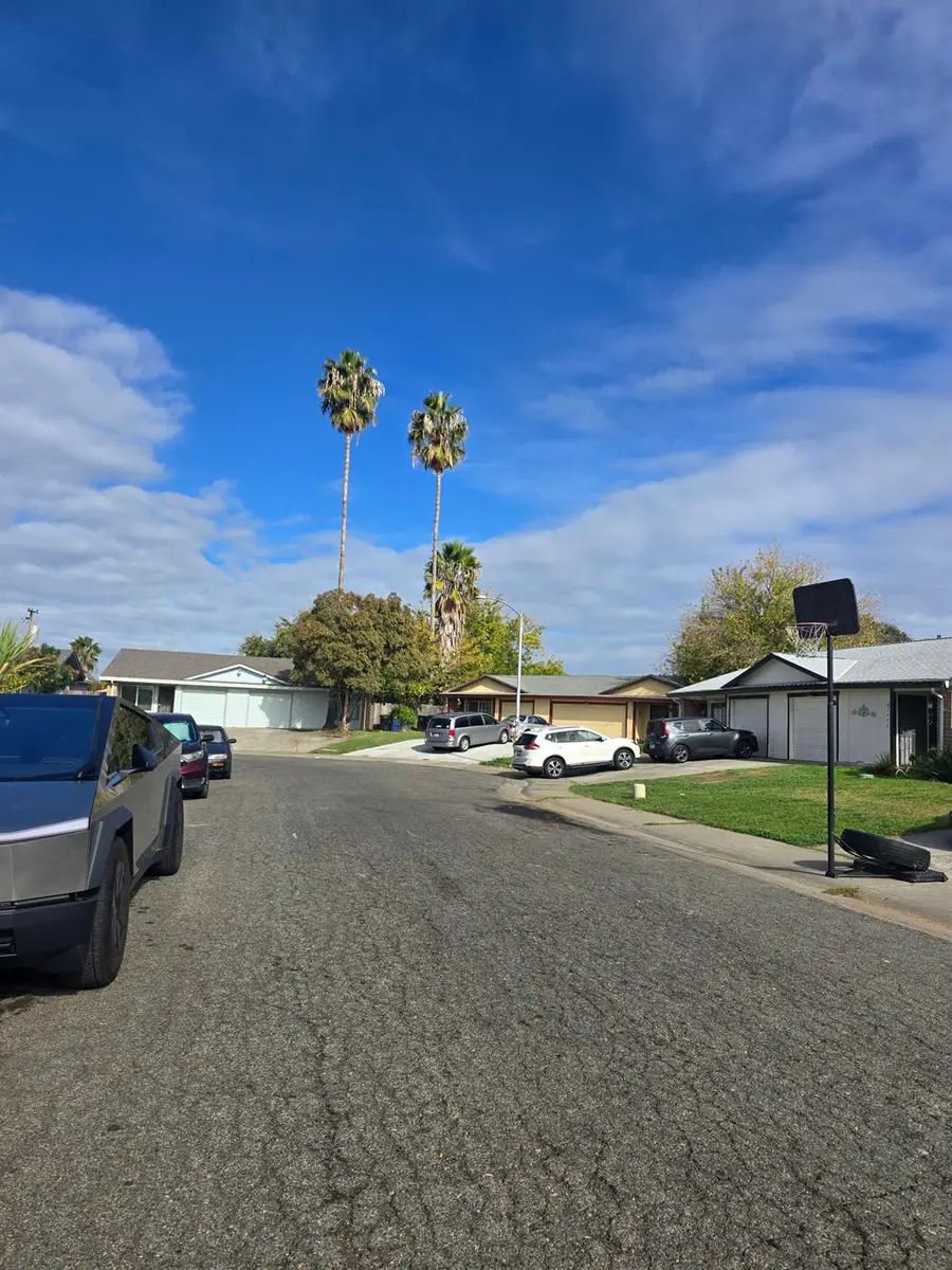 7462 Della Circle, Sacramento, CA 95828 - Image #2
