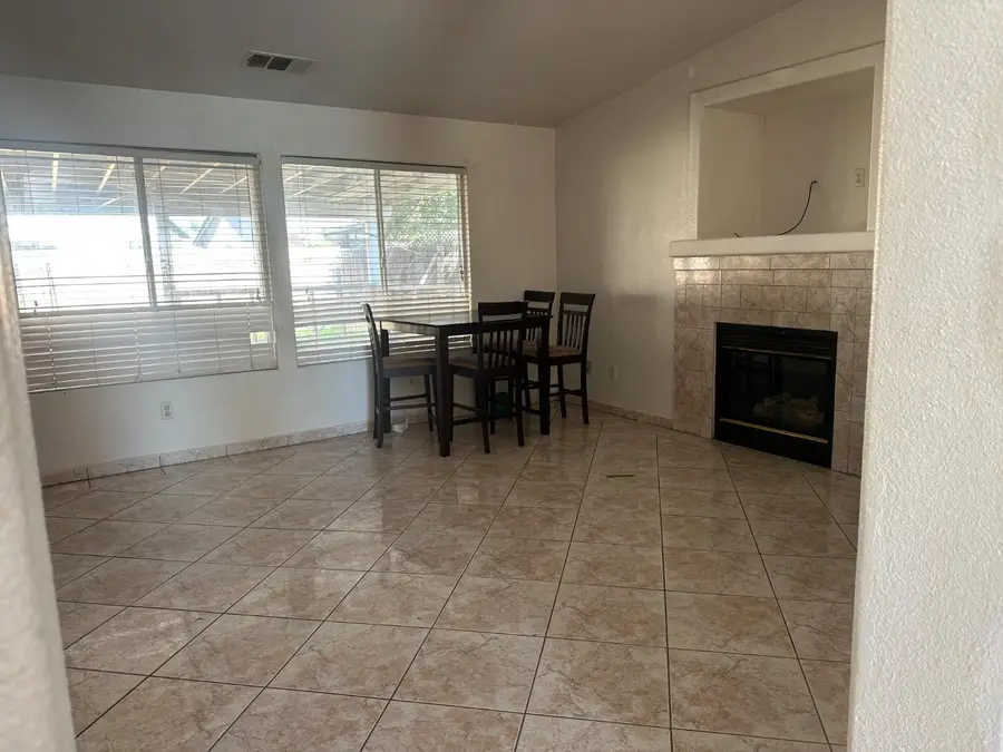 3750 W Elowin Avenue, Visalia, CA 93291 - Image #2