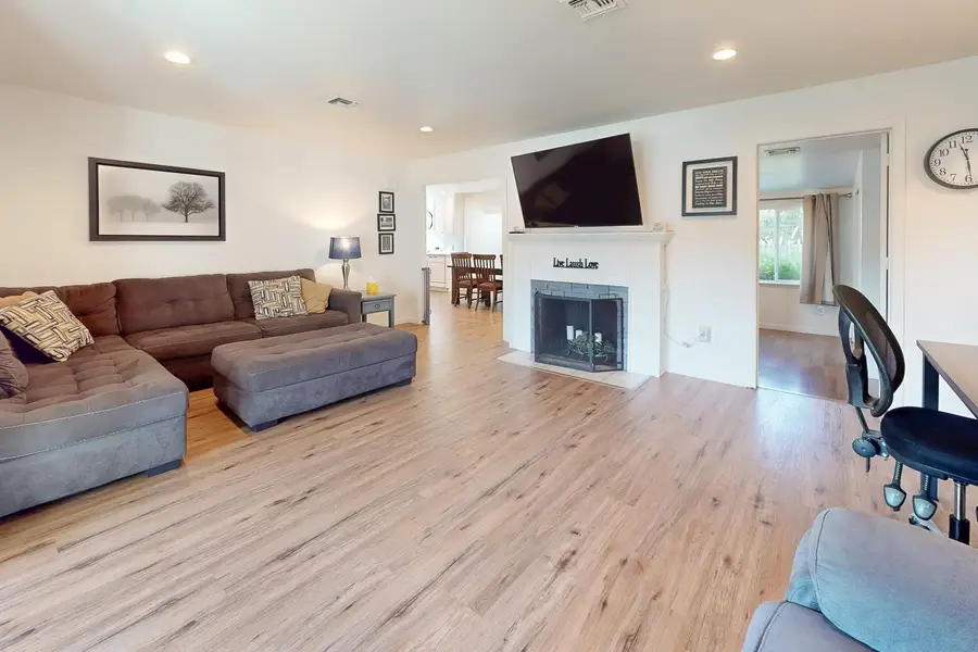 586 Marie Avenue, Yuba City, CA 95991 - Image #3