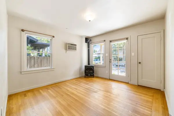 910 38th Street, Sacramento, CA 95816