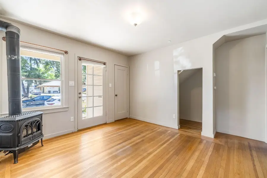 910 38th Street, Sacramento, CA 95816 - Image #2