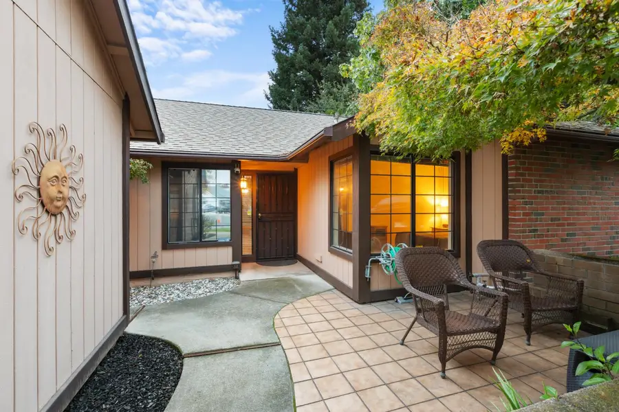 15 Landau Court, Sacramento, CA 95833 - Image #2