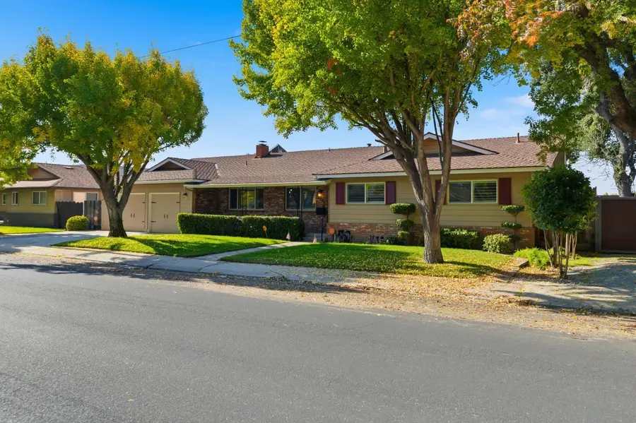 2801 Warwick Lane, Modesto, CA 95350 - Image #2