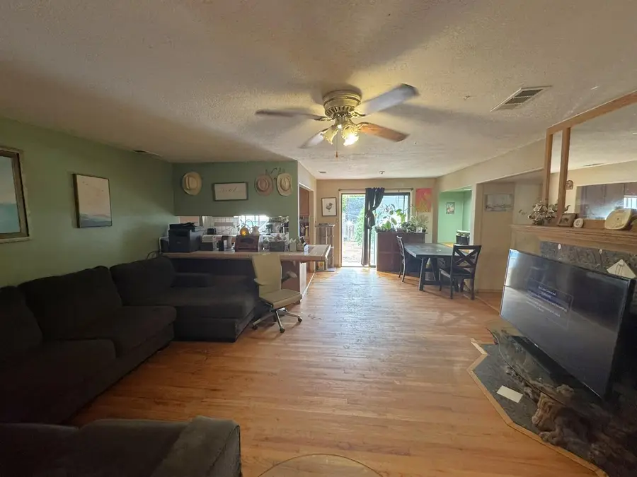 6244 Donnelly Lane, Sacramento, CA 95824 - Image #3