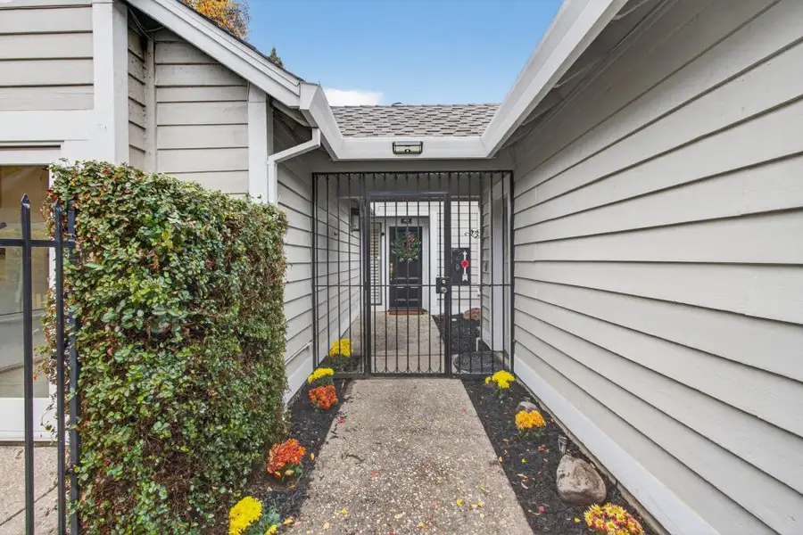 1005 Harrington Way, Carmichael, CA 95608 - Image #2