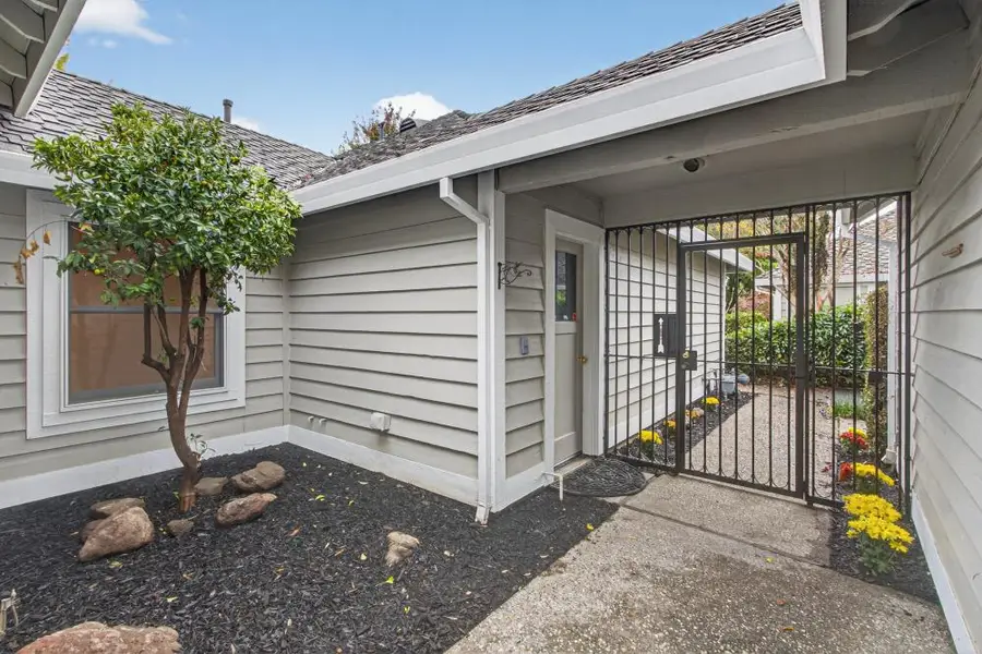 1005 Harrington Way, Carmichael, CA 95608 - Image #3