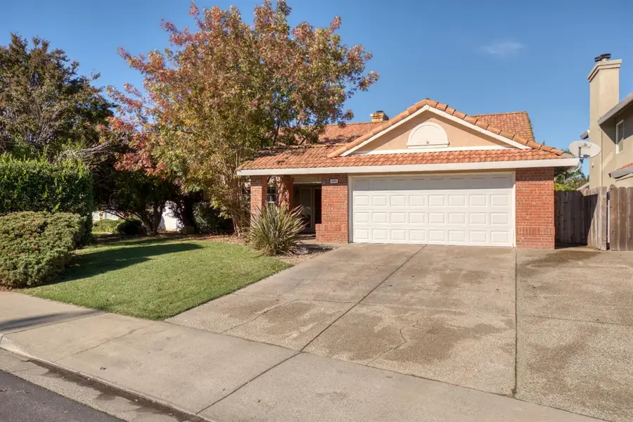 1554 E D Street, Oakdale, CA 95361 - Image #2