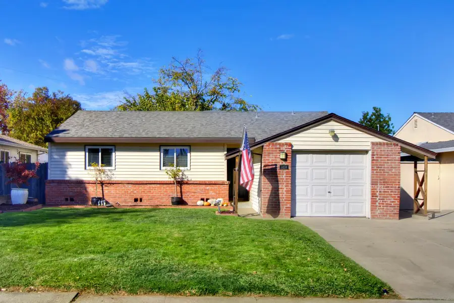 3430 Newson Court, Sacramento, CA 95820 - Image #3