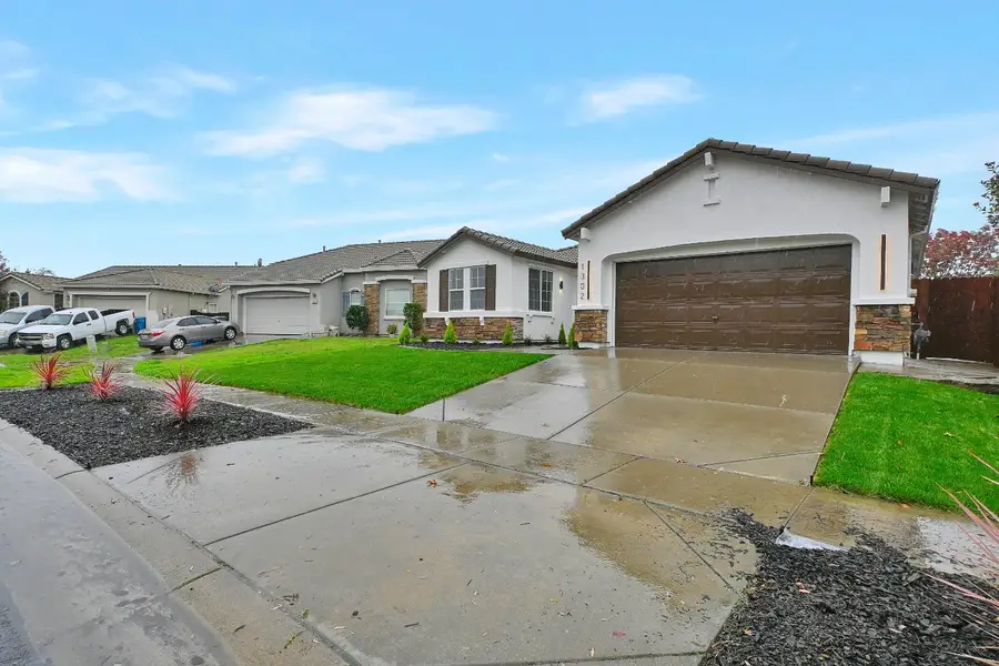 1302 Amaranth Street, Plumas Lake, CA 95961 - Image #3