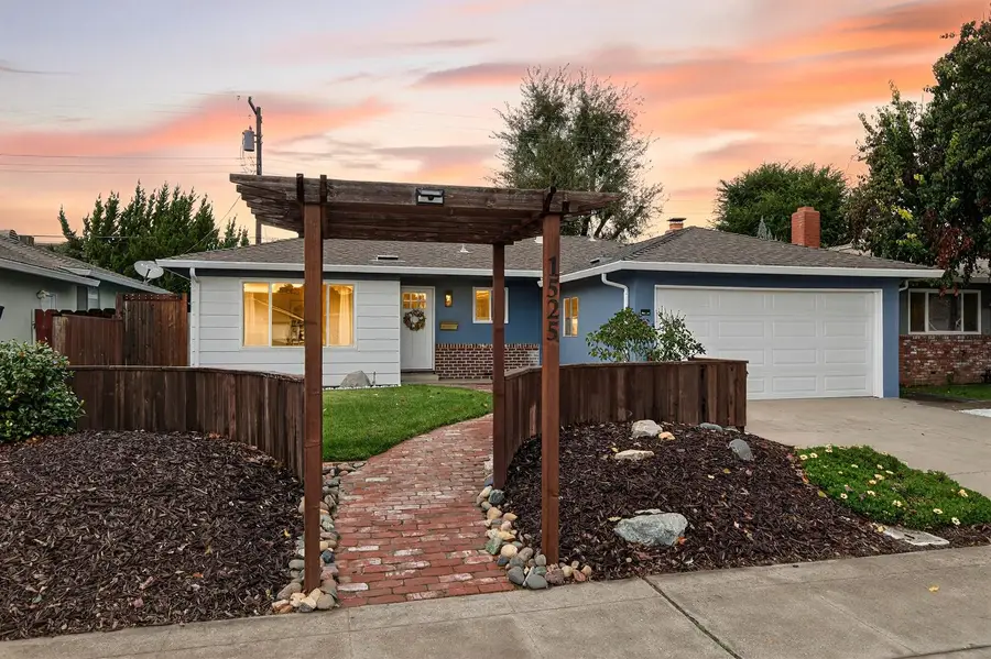 1525 Vista Dr, Lodi, CA 95242 - Image #2