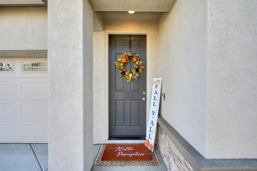 5032 Whirlabout Street, Roseville, CA 95747 - Image #2