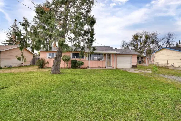 829 Grand Avenue, Olivehurst, CA 95961