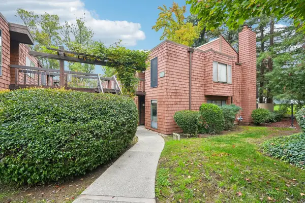 802 Woodside Lane #1, Sacramento, CA 95825