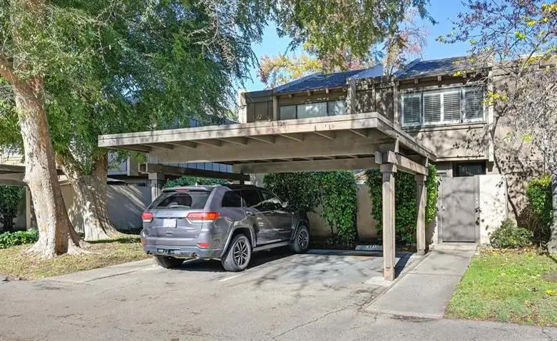 882 E Woodside Lane #3, Sacramento, CA 95825 - Image #2