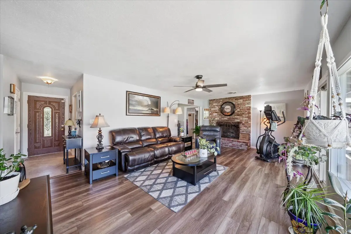 2912 Squire Avenue, Redding, CA 96002 - #1