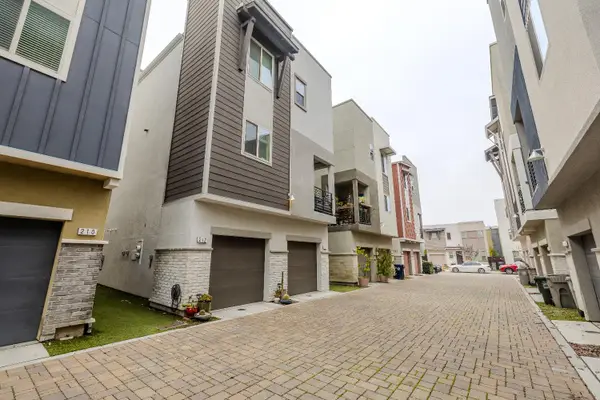 212 Log Pond Lane, Sacramento, CA 95818