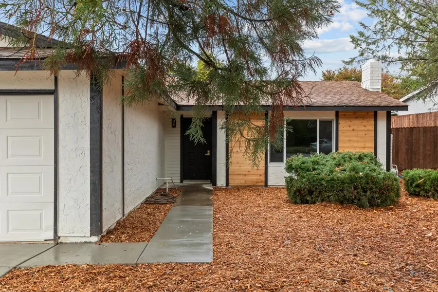 7045 Flanders Way, Sacramento, CA 95842 - Image #2
