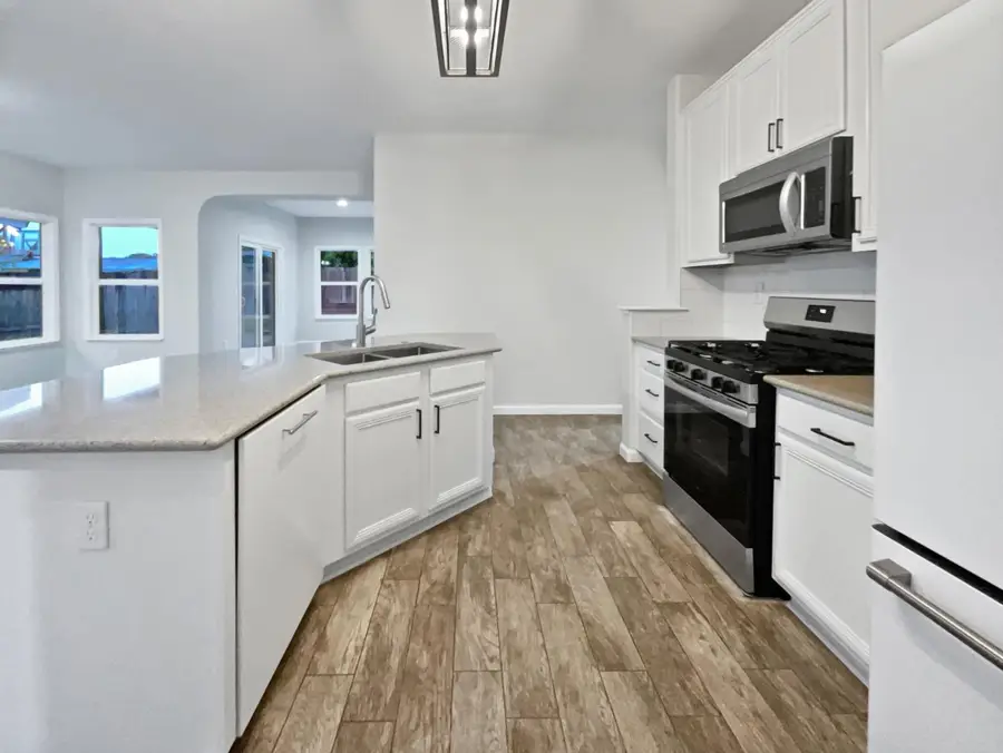 7525 Muirfield Way, Sacramento, CA 95822 - Image #2