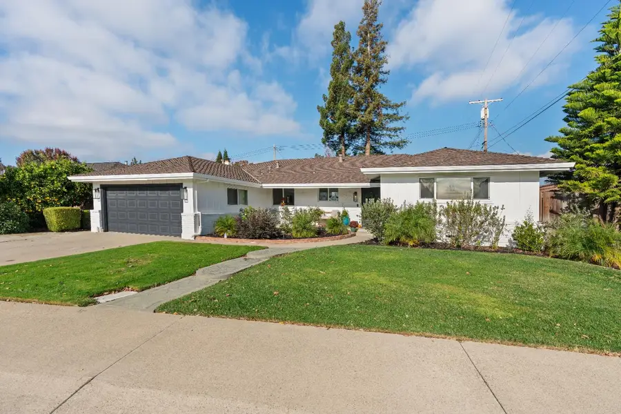 909 Greenwood Drive, Lodi, CA 95242 - Image #2