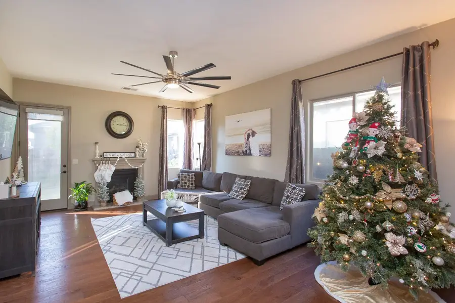 4647 Falcon Crest Way, Turlock, CA 95382 - Image #3