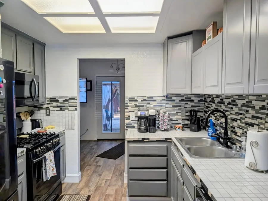 5637 Chris Ann Court, Sacramento, CA 95841 - Image #3