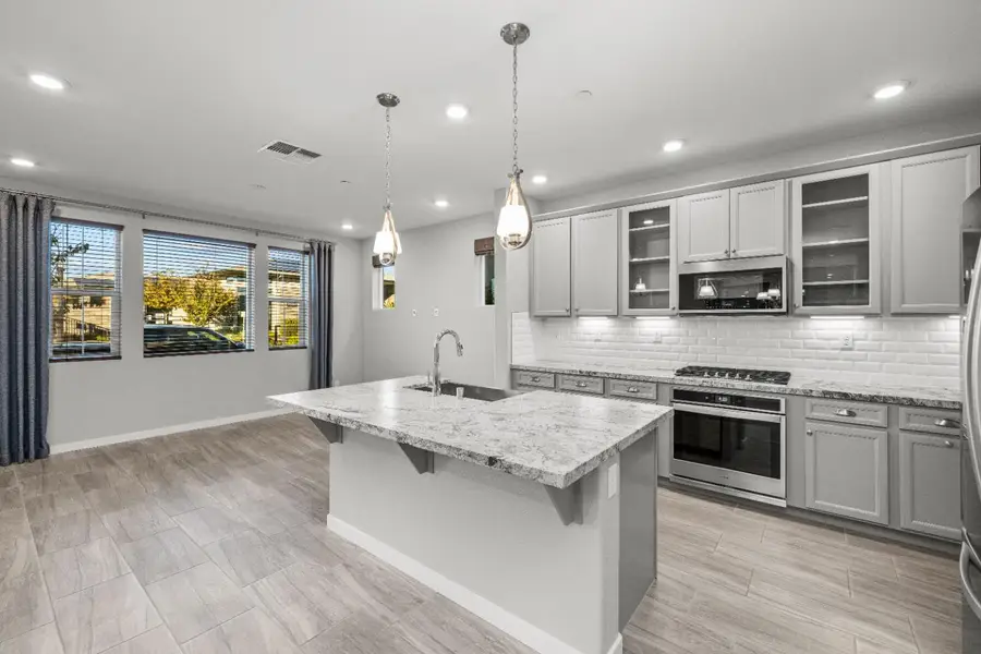 2972 Endsley Avenue, Sacramento, CA 95833 - Image #2