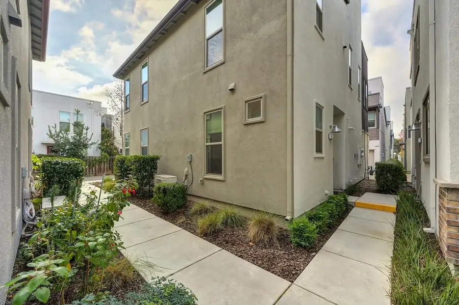 216 Box Lane, Sacramento, CA 95818 - Image #3