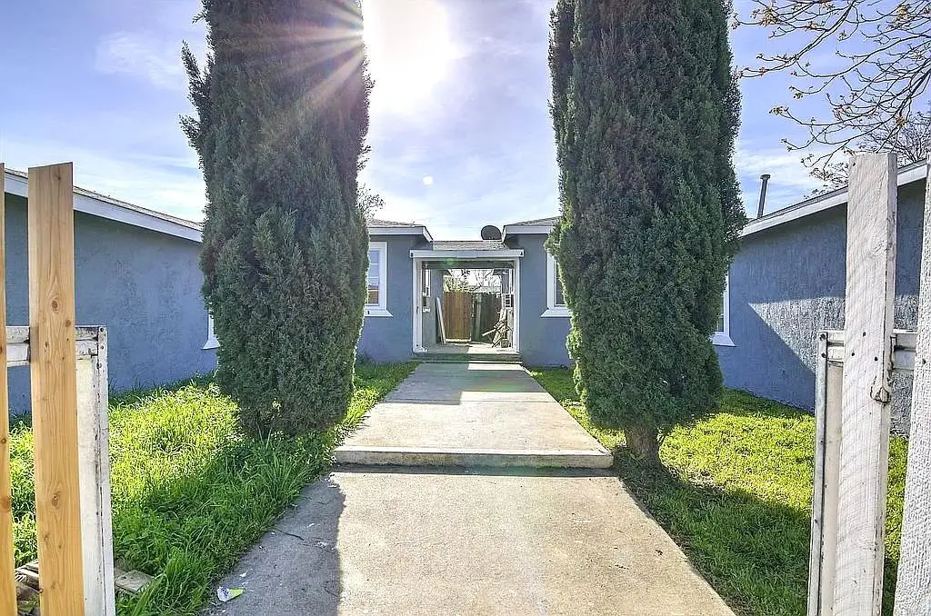 2720 Del Paso Blvd, Sacramento, CA 95815 - Image #1