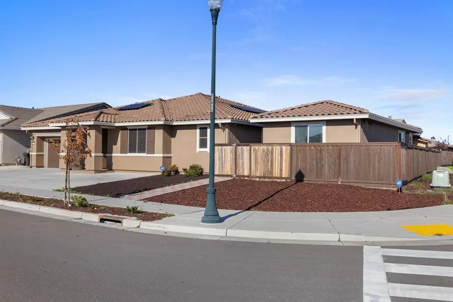525 Bacarra Street, Lathrop, CA 95330 - Image #2