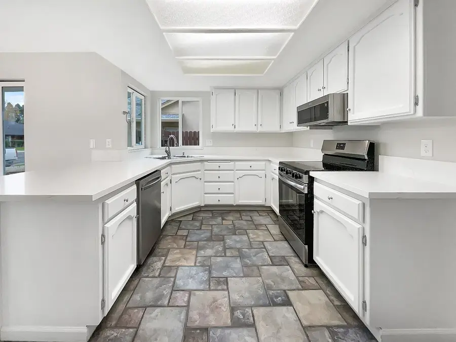 1172 Willow Creek Drive, Yuba City, CA 95991 - Image #2