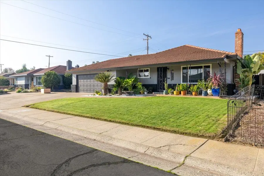 4024 Fotos Court, Sacramento, CA 95820 - Image #2