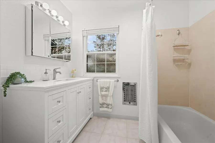 1129 Amberwood Road, Sacramento, CA 95864 - Image #3