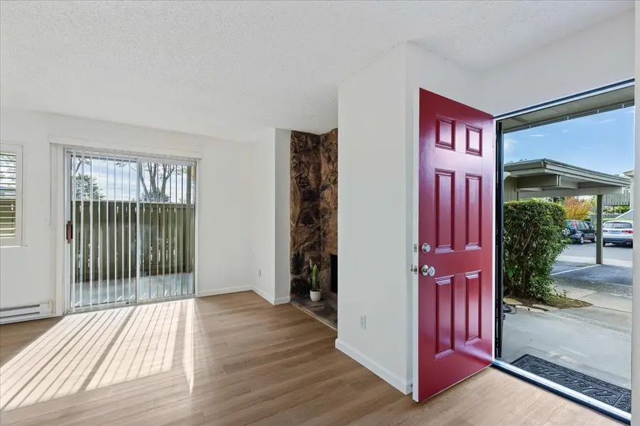 331 Caliente Circle, San Leandro, CA 94578 - Image #2