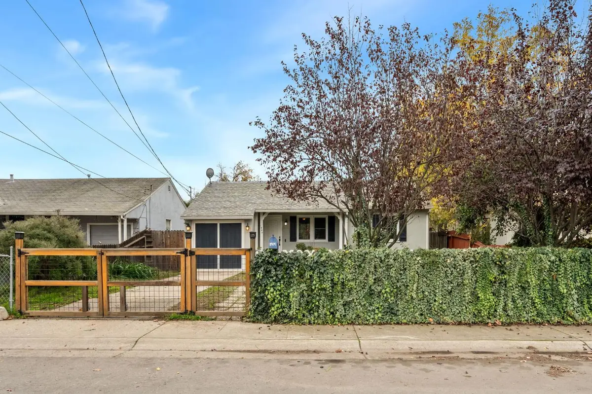 1904 Iris Avenue, Sacramento, CA 95815 - Image #1