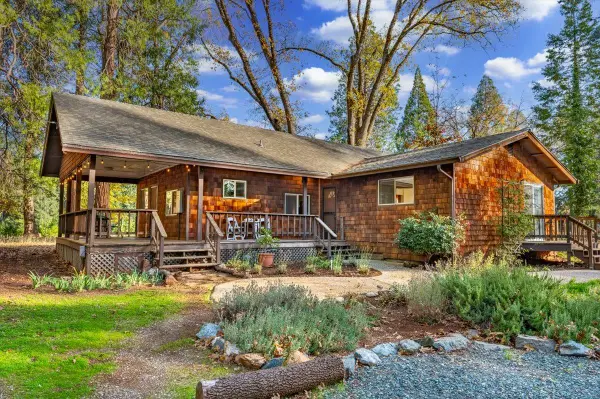 11097 Cedar Ridge Drive, Grass Valley, CA 95945