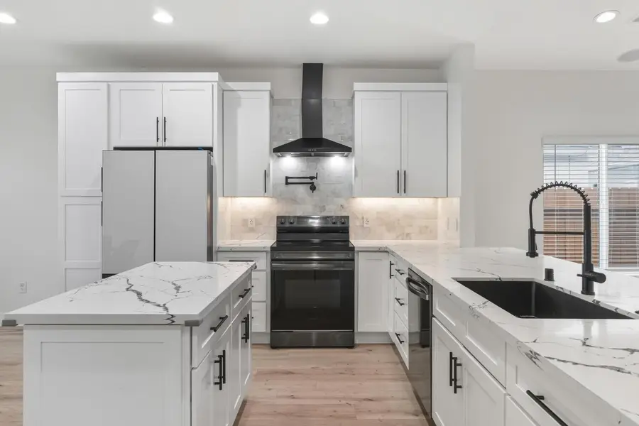 622 N Stockton Avenue, Ripon, CA 95366 - Image #2