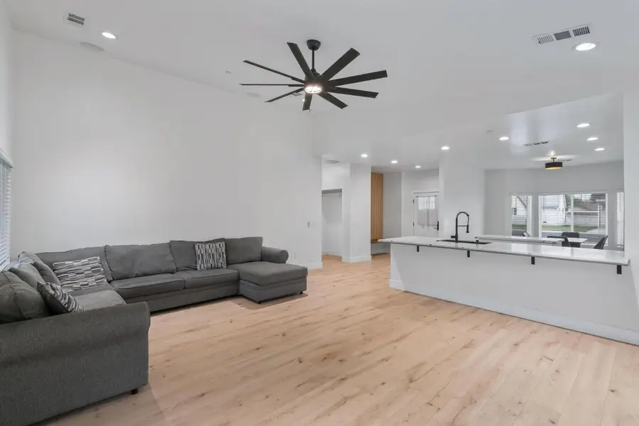 622 N Stockton Avenue, Ripon, CA 95366 - Image #3