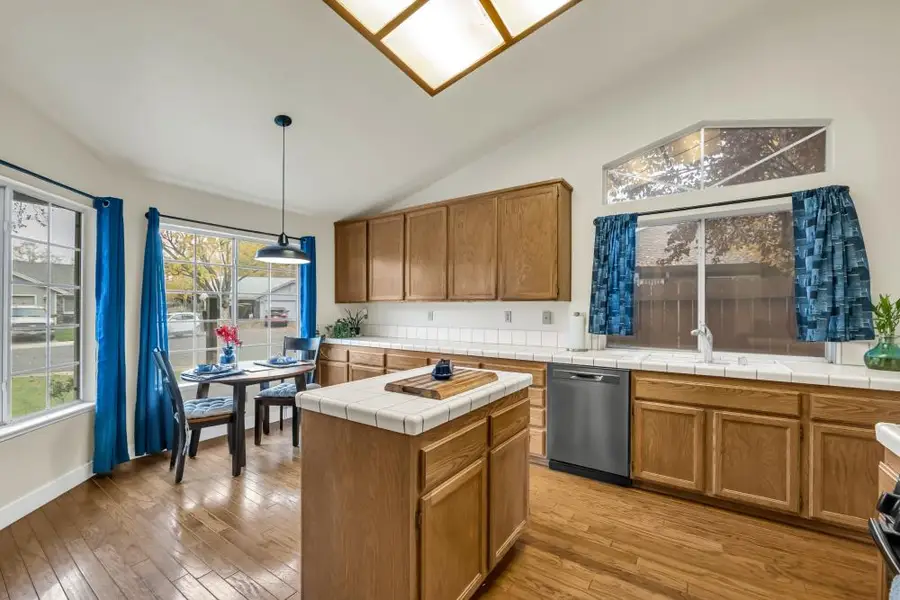 6009 Greybridge Court, Elk Grove, CA 95758 - Image #2