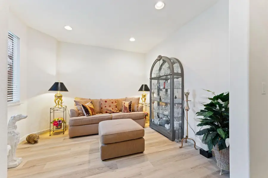 2270 Rose Arbor Drive, Sacramento, CA 95835 - Image #3