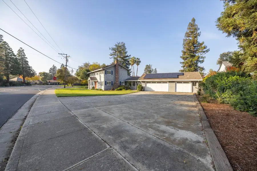 3327 Country Club Boulevard, Stockton, CA 95204 - Image #3